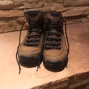 Cherokee Thermolite Men’s Size 8 Boots